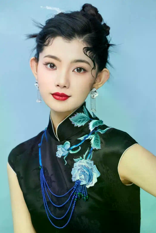 深资管 山东姑娘赵娜获环球小姐中国总冠军